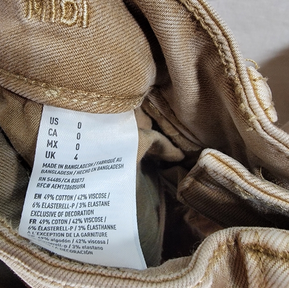 American Eagle Outfitters tan midi super stretch size 0 shorts in great shape. - Picture 6 of 6